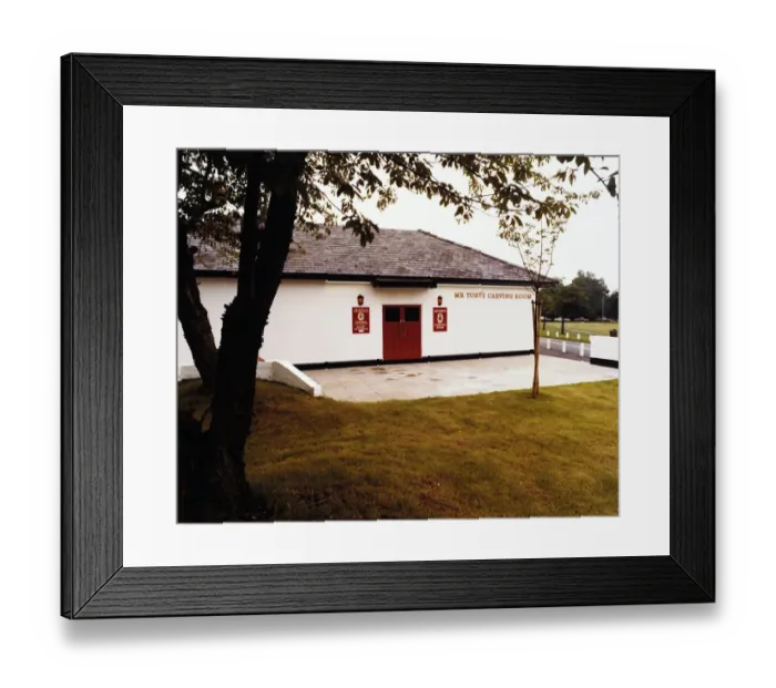 Framed Print : Photograph of Artichoke PH, Brentwood, Essex Framed Print : Photograph of Artichoke PH, Brentwood, Essex