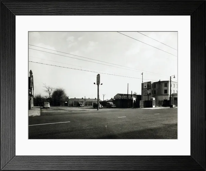 Framed Print : Photograph of Baldfaced Stag PH, Edgware, London Framed Print : Photograph of Baldfaced Stag PH, Edgware, London