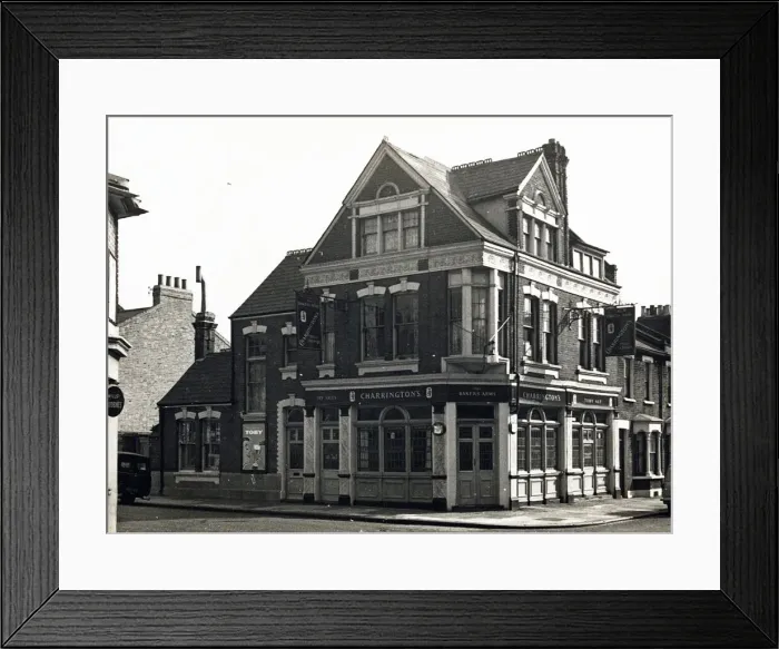 Framed Print : Photograph of Bakers Arms, West Ham, London Framed Print : Photograph of Bakers Arms, West Ham, London