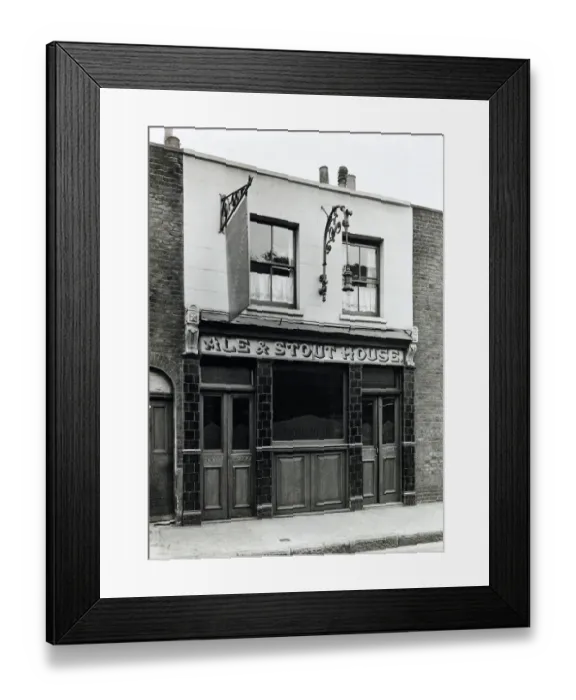 Framed Print : Photograph of Barnsbury Arms, Barnsbury, London Framed Print : Photograph of Barnsbury Arms, Barnsbury, London