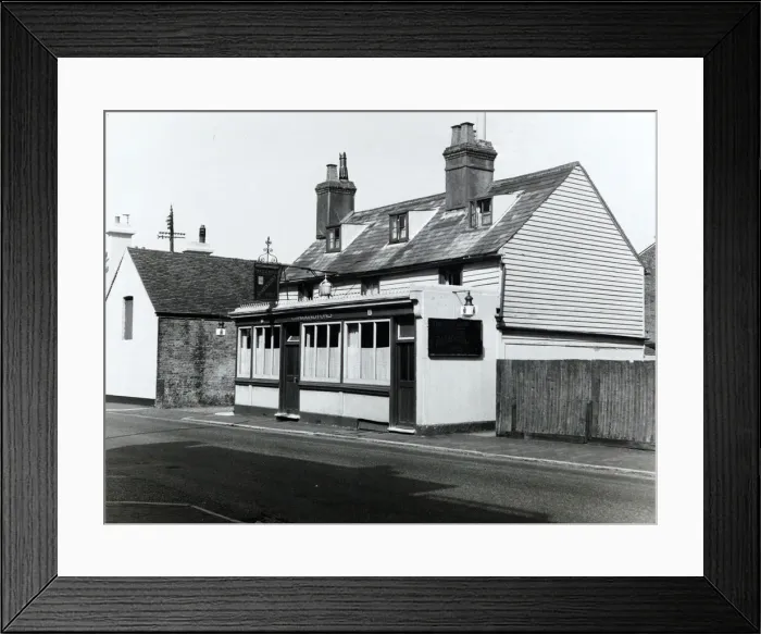 Framed Print : Photograph of Bat & Ball PH, Southborough, Kent Framed Print : Photograph of Bat & Ball PH, Southborough, Kent