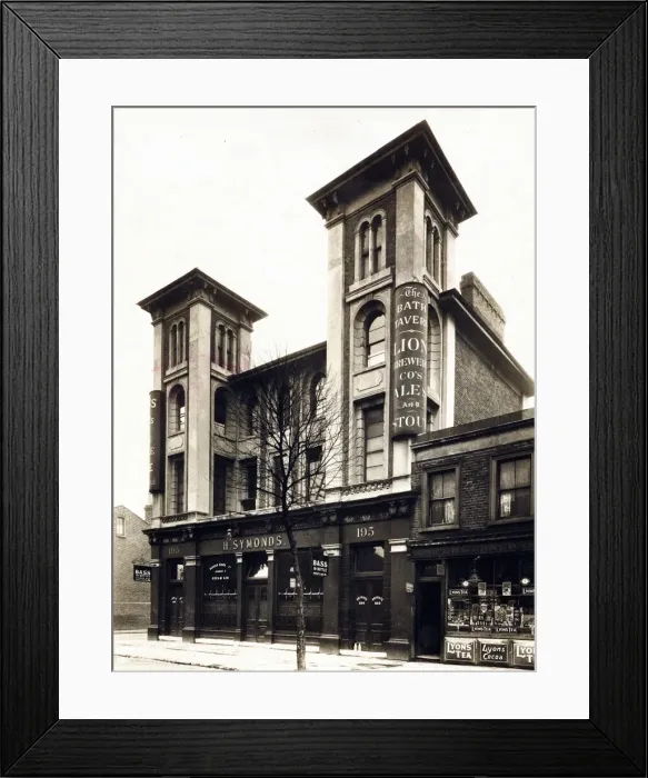 Framed Print : Photograph of Bath Tavern, Peckham, London Framed Print : Photograph of Bath Tavern, Peckham, London