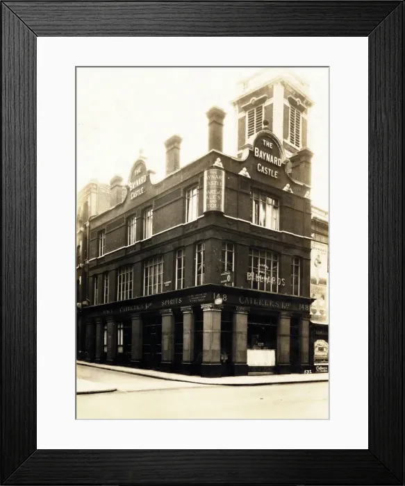 Framed Print : Photograph of Baynard Castle PH, EC4, London Framed Print : Photograph of Baynard Castle PH, EC4, London
