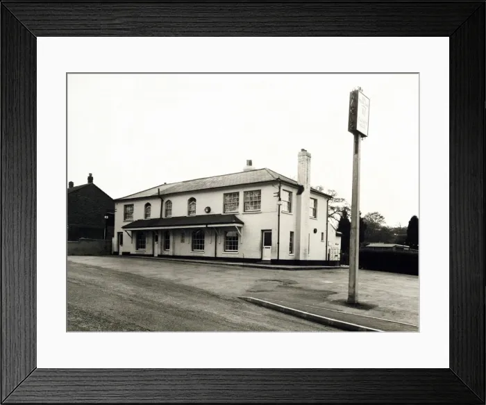Framed Print : Photograph of Bear Inn, Noak Hill, Essex Framed Print : Photograph of Bear Inn, Noak Hill, Essex