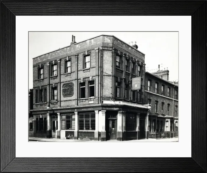 Framed Print : Photograph of Bedford Arms, Walworth, London Framed Print : Photograph of Bedford Arms, Walworth, London