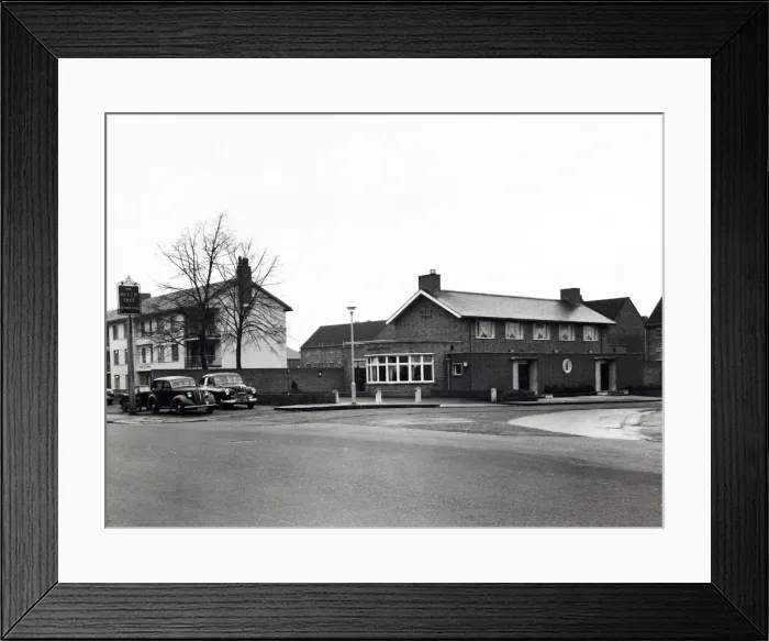 Framed Print : Photograph of Beech Tree PH, Bromley, Greater London Framed Print : Photograph of Beech Tree PH, Bromley, Greater London