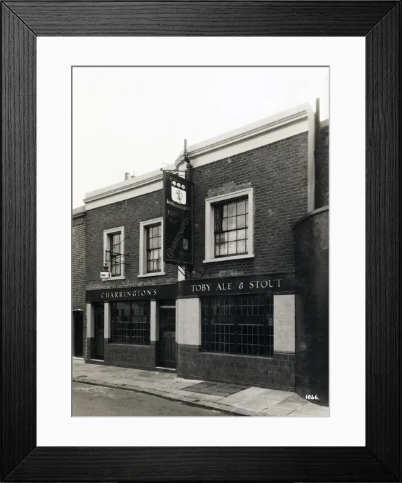 Framed Print : Photograph of Bedford Arms, Fulham, London Framed Print : Photograph of Bedford Arms, Fulham, London