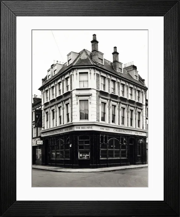 Framed Print : Photograph of Beehive PH, Notting Hill, London Framed Print : Photograph of Beehive PH, Notting Hill, London