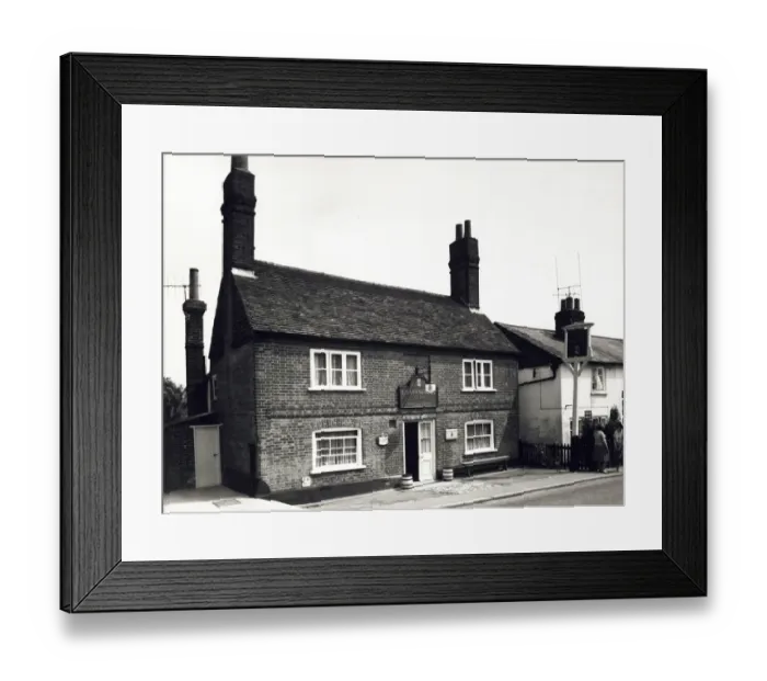 Framed Print : Photograph of Beehive PH, Riverhead, Kent