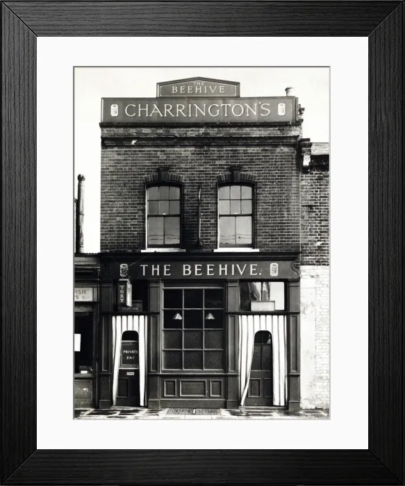 Framed Print : Photograph of Beehive PH, Wandsworth, London Framed Print : Photograph of Beehive PH, Wandsworth, London