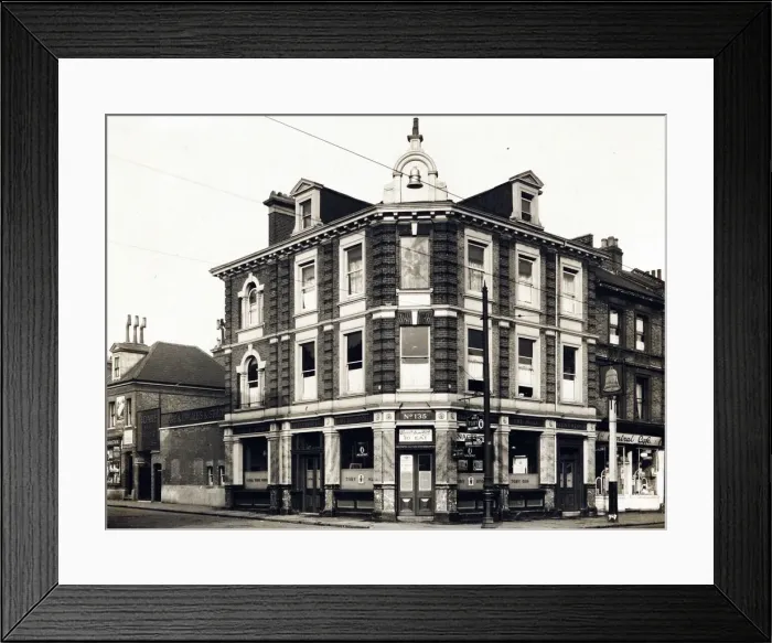 Framed Print : Photograph of Bell PH, Edmonton, London Framed Print : Photograph of Bell PH, Edmonton, London