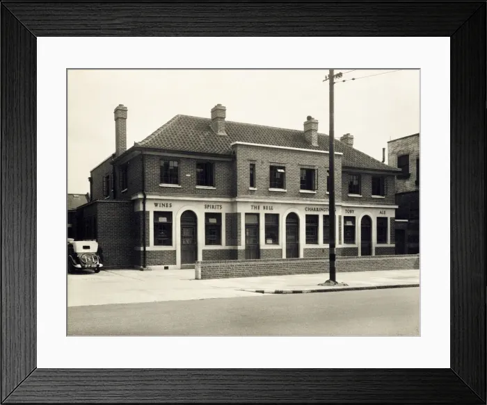 Framed Print : Photograph of Bell PH, Leytonstone, London Framed Print : Photograph of Bell PH, Leytonstone, London