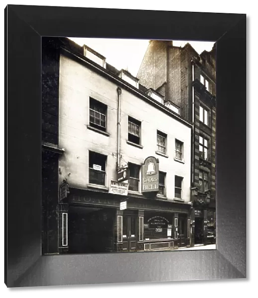 Photograph of Bell & Three Tuns PH, Holborn, London