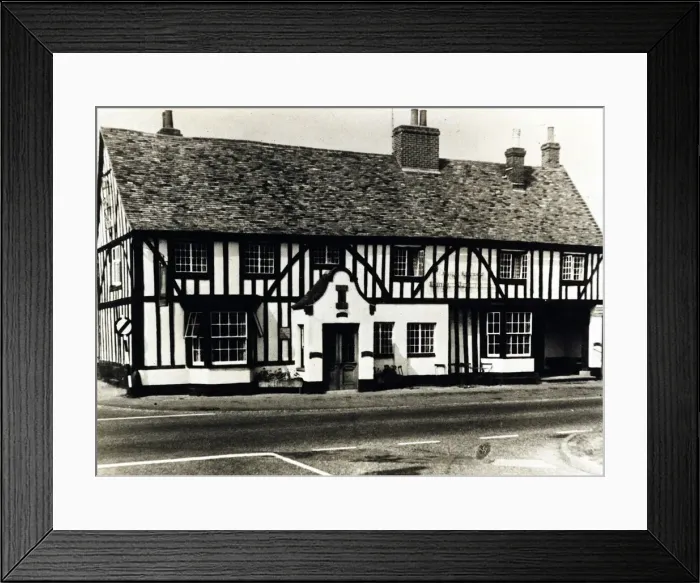 Framed Print : Photograph of Bell Inn, Kennett, Cambridgeshire Framed Print : Photograph of Bell Inn, Kennett, Cambridgeshire