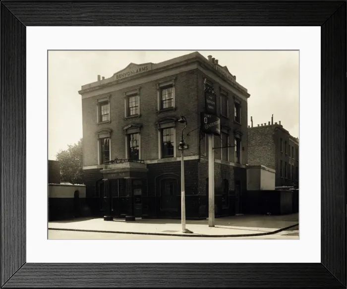 Framed Print : Photograph of Benyon Arms, Kingsland, London Framed Print : Photograph of Benyon Arms, Kingsland, London