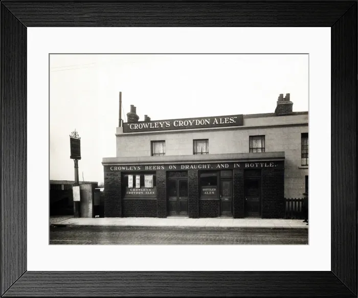 Framed Print : Photograph of Bird In Hand PH, Dartford, Kent Framed Print : Photograph of Bird In Hand PH, Dartford, Kent