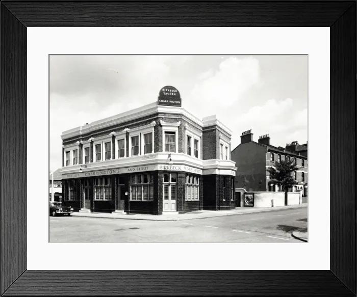 Framed Print : Photograph of Birkbeck Tavern, Leytonstone, London Framed Print : Photograph of Birkbeck Tavern, Leytonstone, London