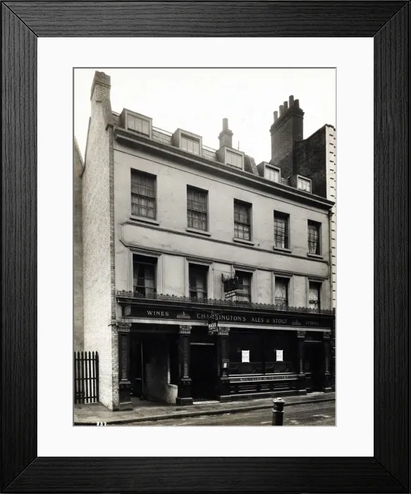 Framed Print : Photograph of Black Bull PH, City, London Framed Print : Photograph of Black Bull PH, City, London