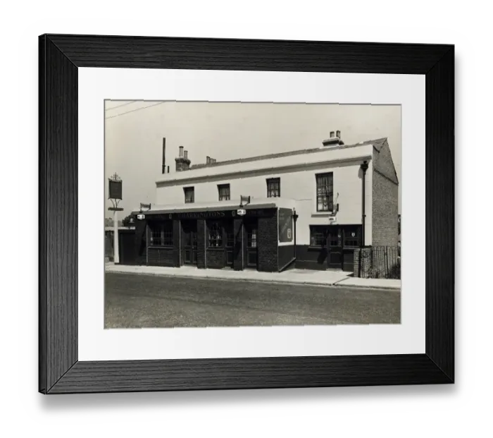 Framed Print : Photograph of Bird In Hand PH, Dartford, Kent Framed Print : Photograph of Bird In Hand PH, Dartford, Kent