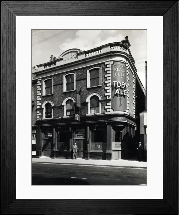 Framed Print : Photograph of Black Bull PH, Stoke Newington, London Framed Print : Photograph of Black Bull PH, Stoke Newington, London