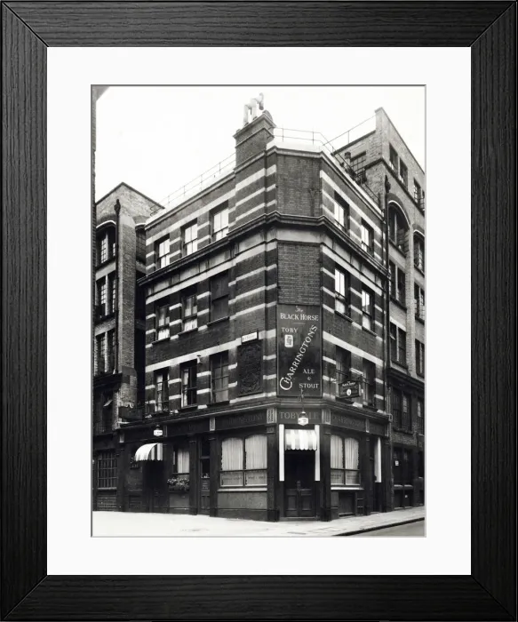Framed Print : Photograph of Black Horse PH, Bedfordbury, London Framed Print : Photograph of Black Horse PH, Bedfordbury, London
