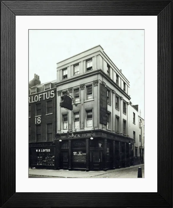 Framed Print : Photograph of Black Horse PH, Bloomsbury, London Framed Print : Photograph of Black Horse PH, Bloomsbury, London