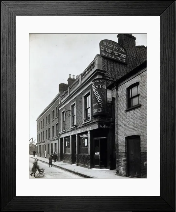 Framed Print : Photograph of Black Horse PH, Rotherhithe, London Framed Print : Photograph of Black Horse PH, Rotherhithe, London