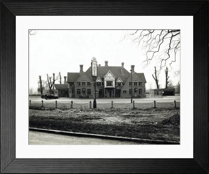 Framed Print : Photograph of Black Prince PH, Bexley, Greater London Framed Print : Photograph of Black Prince PH, Bexley, Greater London