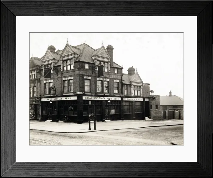 Framed Print : Photograph of Blakesley Arms, Manor Park, London Framed Print : Photograph of Blakesley Arms, Manor Park, London