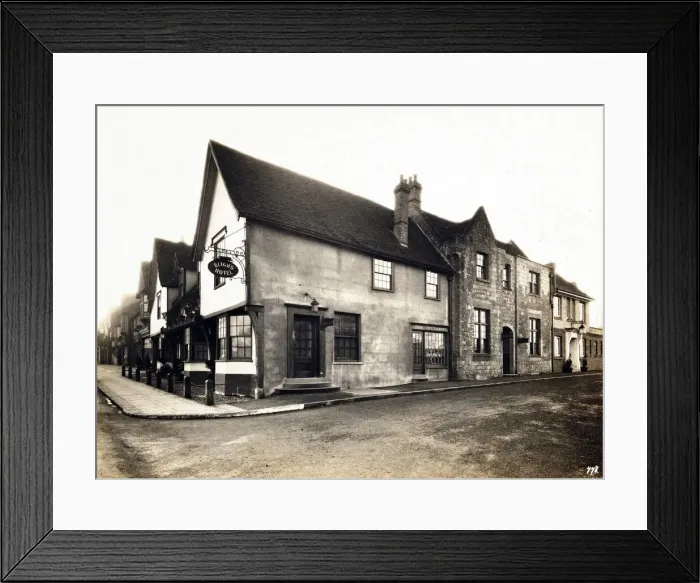Framed Print : Photograph of Blighs Hotel, Sevenoaks, Kent Framed Print : Photograph of Blighs Hotel, Sevenoaks, Kent