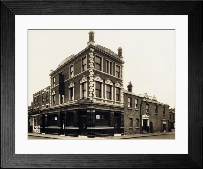 Framed Print : Photograph of Bolton Hotel, Chiswick, London Framed Print : Photograph of Bolton Hotel, Chiswick, London