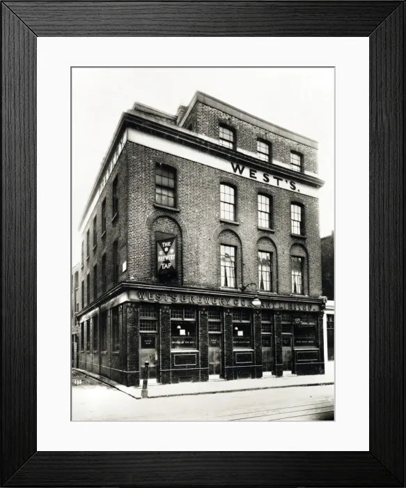 Framed Print : Photograph of Brewery Tap PH, Hackney, London Framed Print : Photograph of Brewery Tap PH, Hackney, London
