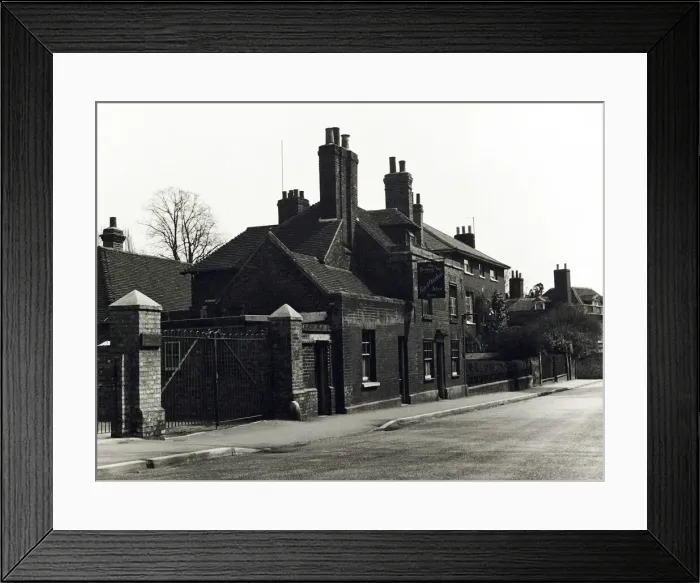 Framed Print : Photograph of Brewery Tap PH, West Malling, Kent Framed Print : Photograph of Brewery Tap PH, West Malling, Kent