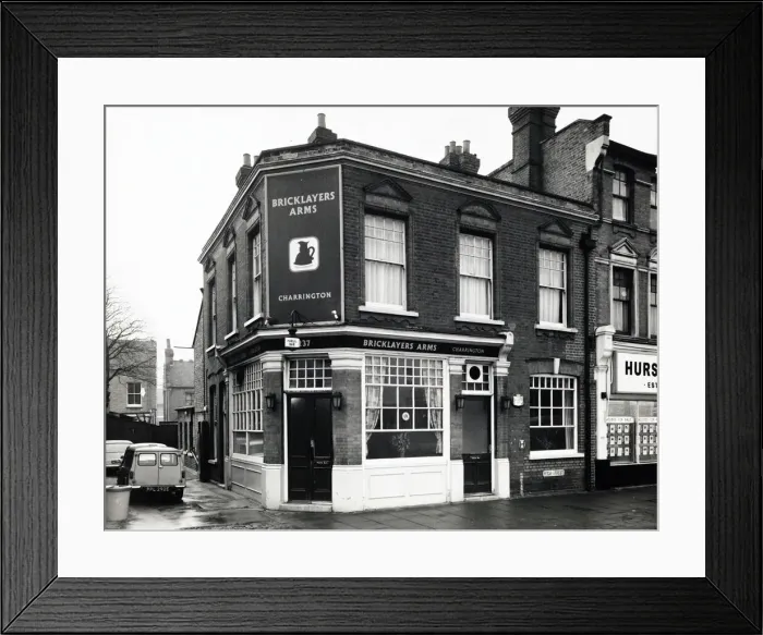 Framed Print : Photograph of Bricklayers Arms, Beckenham, Greater London Framed Print : Photograph of Bricklayers Arms, Beckenham, Greater London