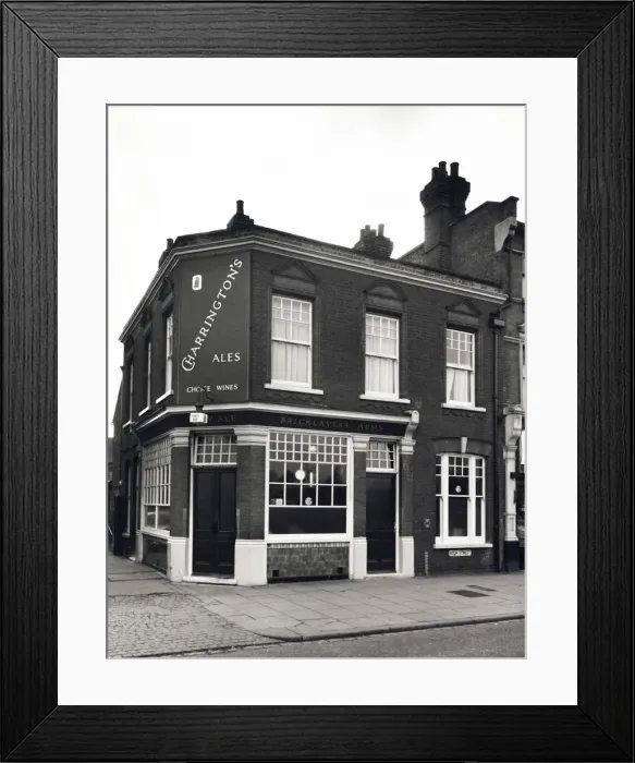 Framed Print : Photograph of Bricklayers Arms, Beckenham, Greater London Framed Print : Photograph of Bricklayers Arms, Beckenham, Greater London