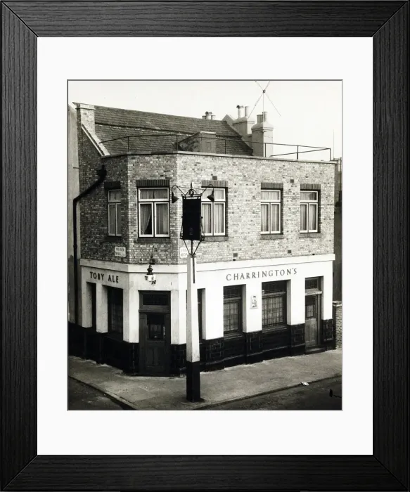 Framed Print : Photograph of Bricklayers Arms, Norwood (New), London Framed Print : Photograph of Bricklayers Arms, Norwood (New), London