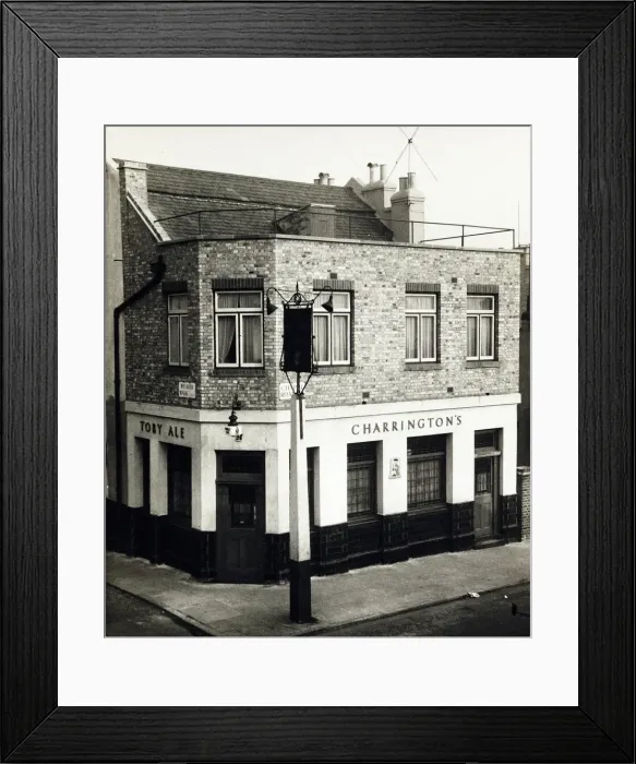 Framed Print : Photograph of Bricklayers Arms, Norwood (New), London Framed Print : Photograph of Bricklayers Arms, Norwood (New), London
