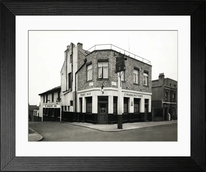 Framed Print : Photograph of Bricklayers Arms, Norwood (New), London Framed Print : Photograph of Bricklayers Arms, Norwood (New), London