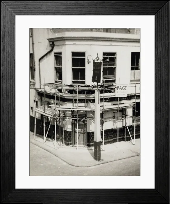 Framed Print : Photograph of Bricklayers Arms, Norwood (Old), London Framed Print : Photograph of Bricklayers Arms, Norwood (Old), London