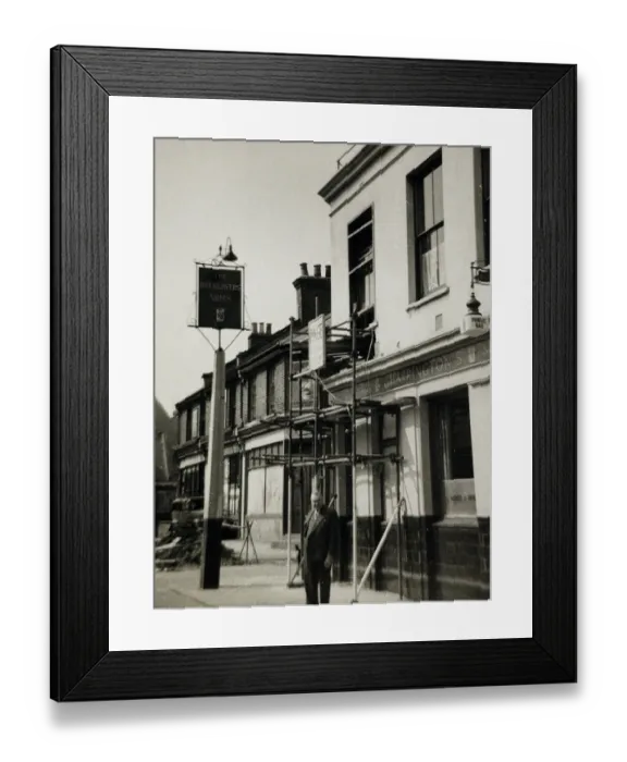 Framed Print : Photograph of Bricklayers Arms, Norwood (Old), London Framed Print : Photograph of Bricklayers Arms, Norwood (Old), London