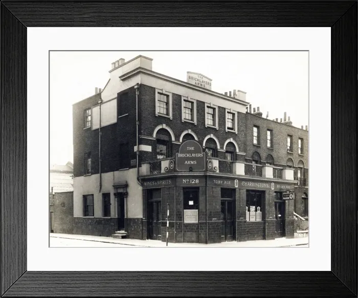 Framed Print : Photograph of Bricklayers Arms, Shoreditch, London Framed Print : Photograph of Bricklayers Arms, Shoreditch, London