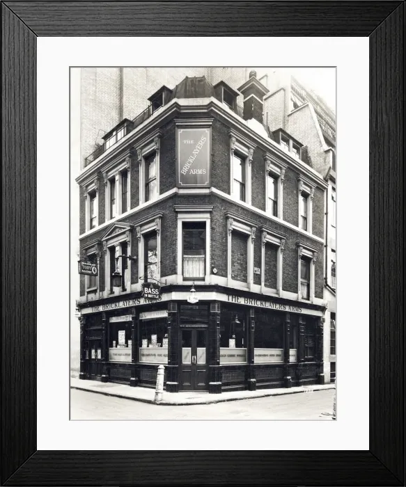 Framed Print : Photograph of Bricklayers Arms, Wardour, London Framed Print : Photograph of Bricklayers Arms, Wardour, London
