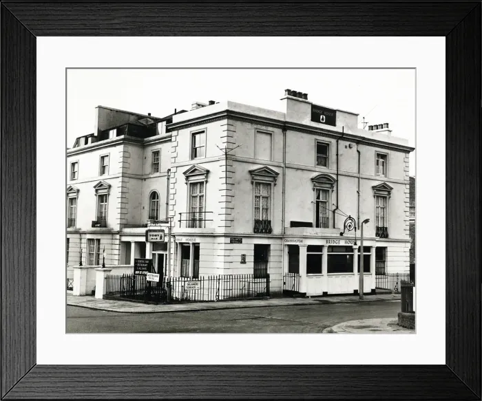 Framed Print : Photograph of Bridge House Hotel, Paddington, London Framed Print : Photograph of Bridge House Hotel, Paddington, London