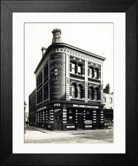 Framed Print : Photograph of Britannia PH, Borough, London Framed Print : Photograph of Britannia PH, Borough, London