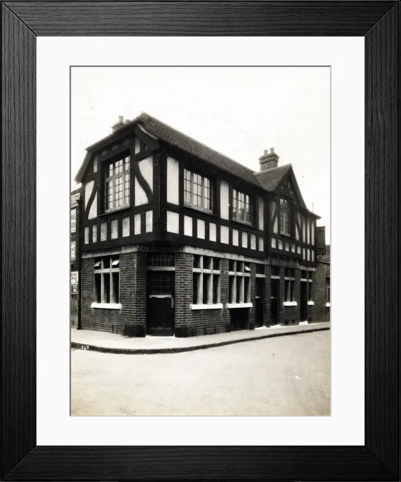 Framed Print : Photograph of Britannia PH, Hackney, London Framed Print : Photograph of Britannia PH, Hackney, London