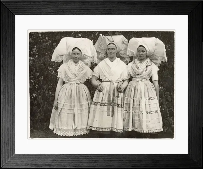 Framed Print : Three German bridesmaids in national costume, with elaborate hand-embroidered Framed Print : Three German bridesmaids in national costume, with elaborate hand-embroidered