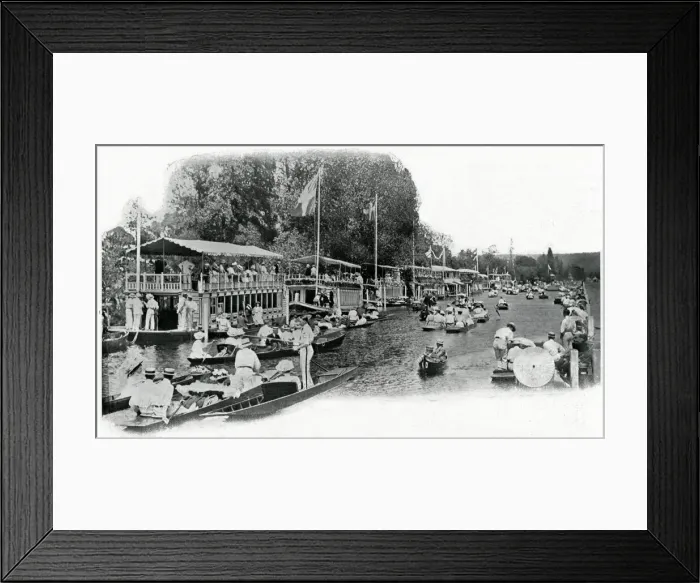 Framed Print : Crowded river during the Henley Regatta Framed Print : Crowded river during the Henley Regatta