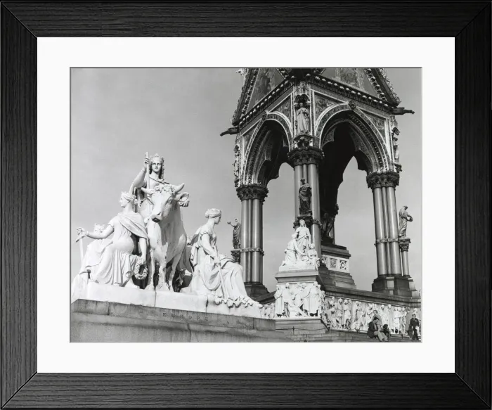 Framed Print : The Albert Memorial, designed by George Gilbert Scott, showing the sculptures Framed Print : The Albert Memorial, designed by George Gilbert Scott, showing the sculptures