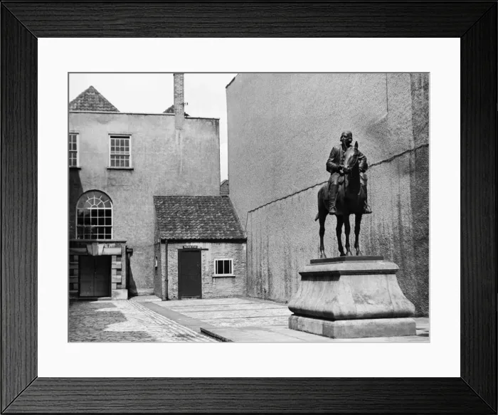 Framed Print : Johns Wesleys Chapel and Statue in Broadmead, old Britol, Gloucestershire Framed Print : Johns Wesleys Chapel and Statue in Broadmead, old Britol, Gloucestershire
