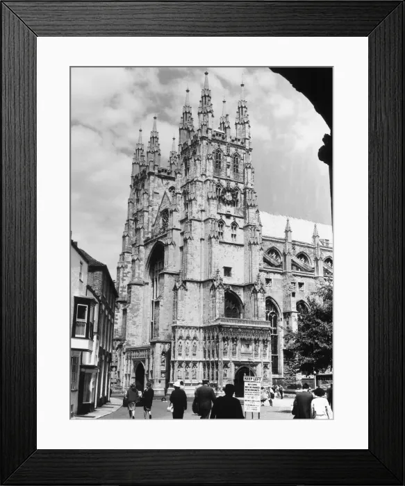 Framed Print : A fine view of Canterbury Cathedral, Kent, England, seen from the Precincts Framed Print : A fine view of Canterbury Cathedral, Kent, England, seen from the Precincts